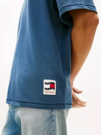 T-shirt Tommy Jeans con bandiera ondulata