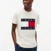 T-shirt Tommy Jeans con grande logo bandiera T-shirt Tommy Jeans con grande logo bandiera