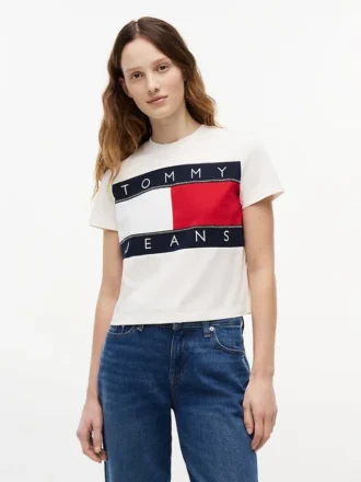 T-shirt Tommy Jeans con grande logo bandiera