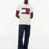 T-shirt Tommy Jeans con grande logo bandiera T-shirt Tommy Jeans con grande logo bandiera