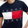 T-shirt Tommy Jeans con grande logo bandiera T-shirt Tommy Jeans con grande logo bandiera
