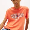 T-shirt Tommy Jeans con logo bandiera ondulata T-shirt Tommy Jeans con logo bandiera ondulata