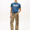 T-shirt Tommy Jeans con logo bandiera ondulata T-shirt Tommy Jeans con logo bandiera ondulata