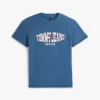 T-shirt Tommy Jeans con logo bandiera ondulata T-shirt Tommy Jeans con logo bandiera ondulata