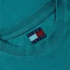 T-shirt Tommy Jeans con logo effetto consumato T-shirt Tommy Jeans con logo effetto consumato