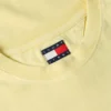 T-shirt Tommy Jeans con logo effetto consumato T-shirt Tommy Jeans con logo effetto consumato