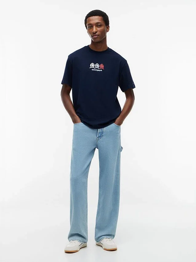 T-shirt Tommy Jeans con logo Multi-Crest T-shirt Tommy Jeans con logo Multi-Crest