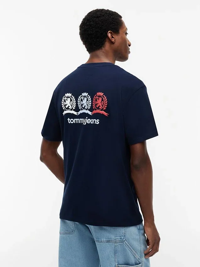 T-shirt Tommy Jeans con logo Multi-Crest T-shirt Tommy Jeans con logo Multi-Crest