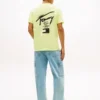T-shirt Tommy Jeans con logo spray T-shirt Tommy Jeans con logo spray