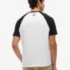 T-shirt Tommy x Cadillac F1® Team con maniche raglan T-shirt Tommy x Cadillac F1® Team con maniche raglan