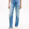 Tommy Jeans Jeans dritti con chiusura a bottoni Tommy Jeans Jeans dritti con chiusura a bottoni