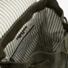 Zaino con patta in pelle scamosciata Zaino con patta in pelle scamosciata